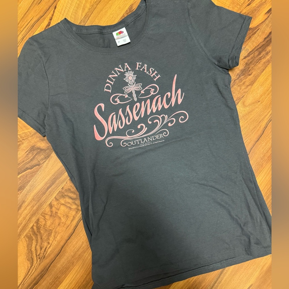 NWOT size medium Outlander T shirt